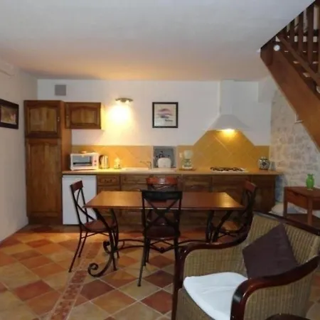 House La Bergerie 1 * Memerlin